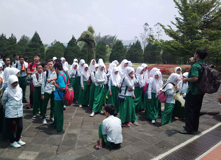 10112014 smpfieldtripTaman