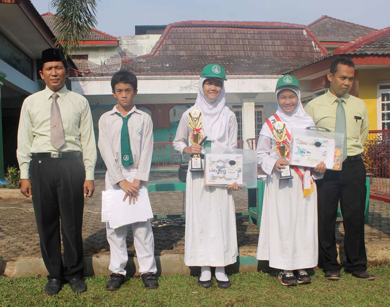 12112014 3siswaberprestasi